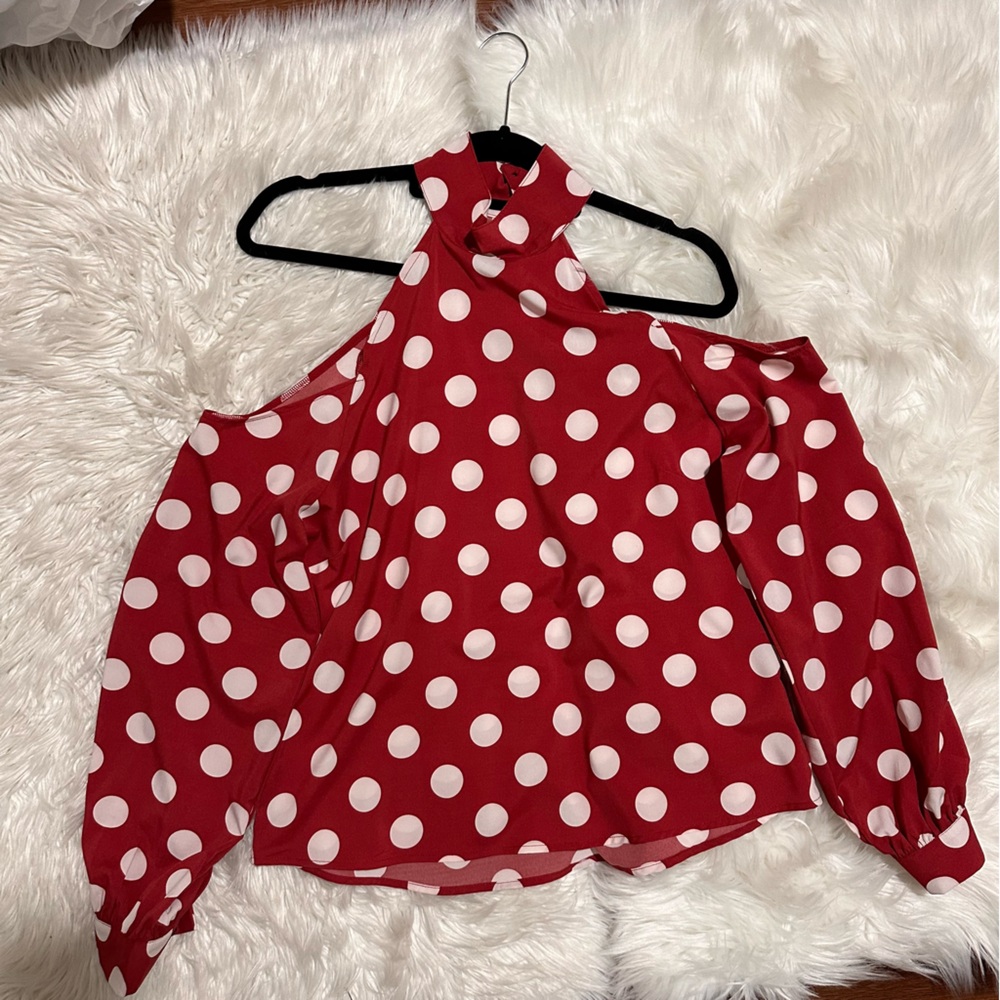 Blouse with polka dots